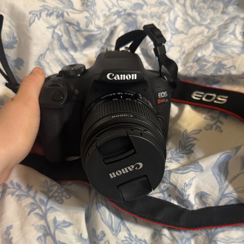 Canon EOS Rebel T7